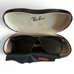 Ray-Ban Black Case with Cloth